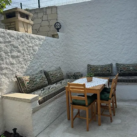 Cesme'de Konforunda Alacati Tas Ev Tasarimli Sifir Esyali Holiday home *